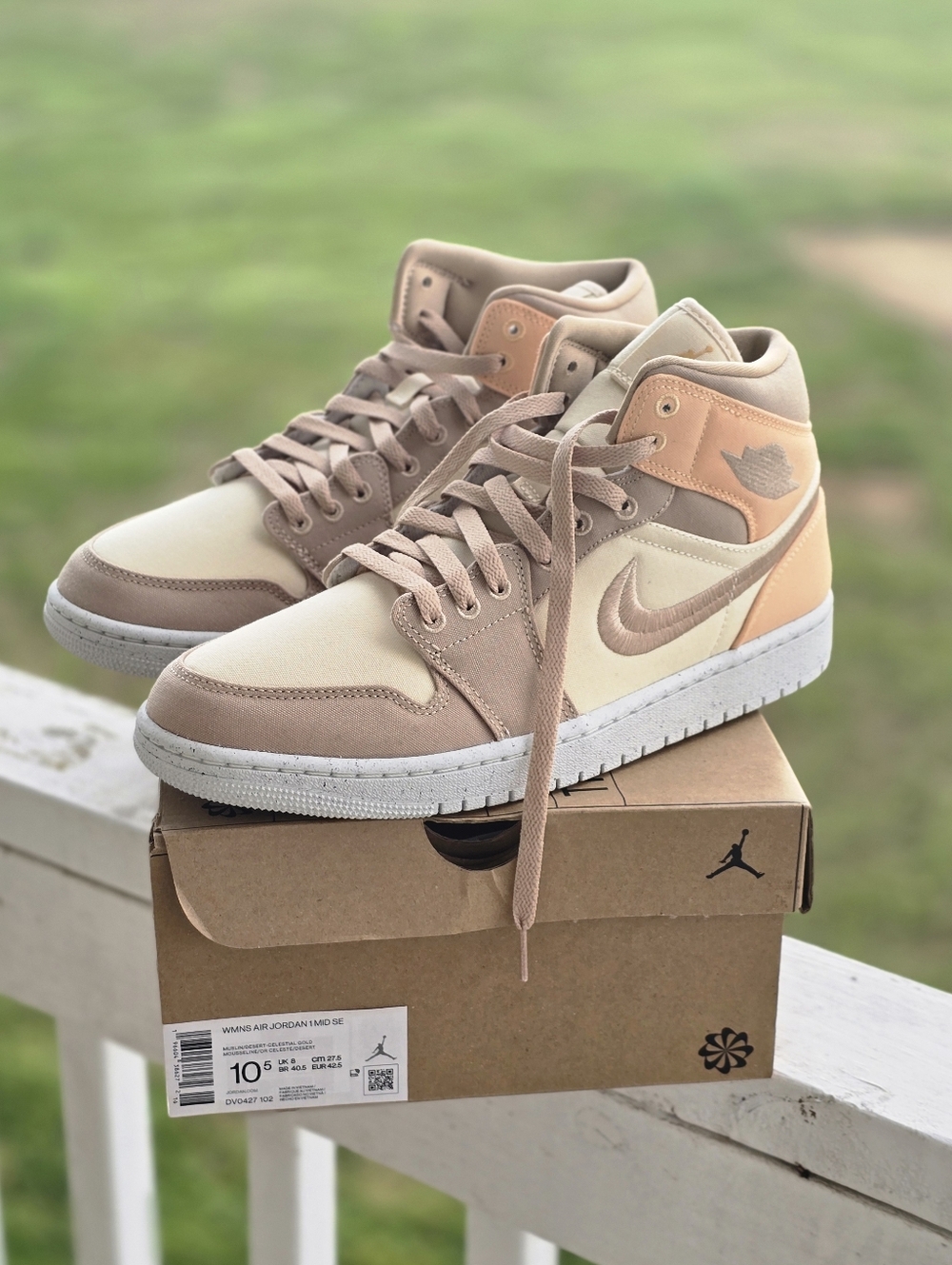 Womens Air Jordan 1 MID SE